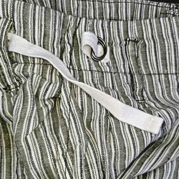 Light Green and Cream Linen Pants by Anthropologie  in Size 25 - Picture 7 of 9